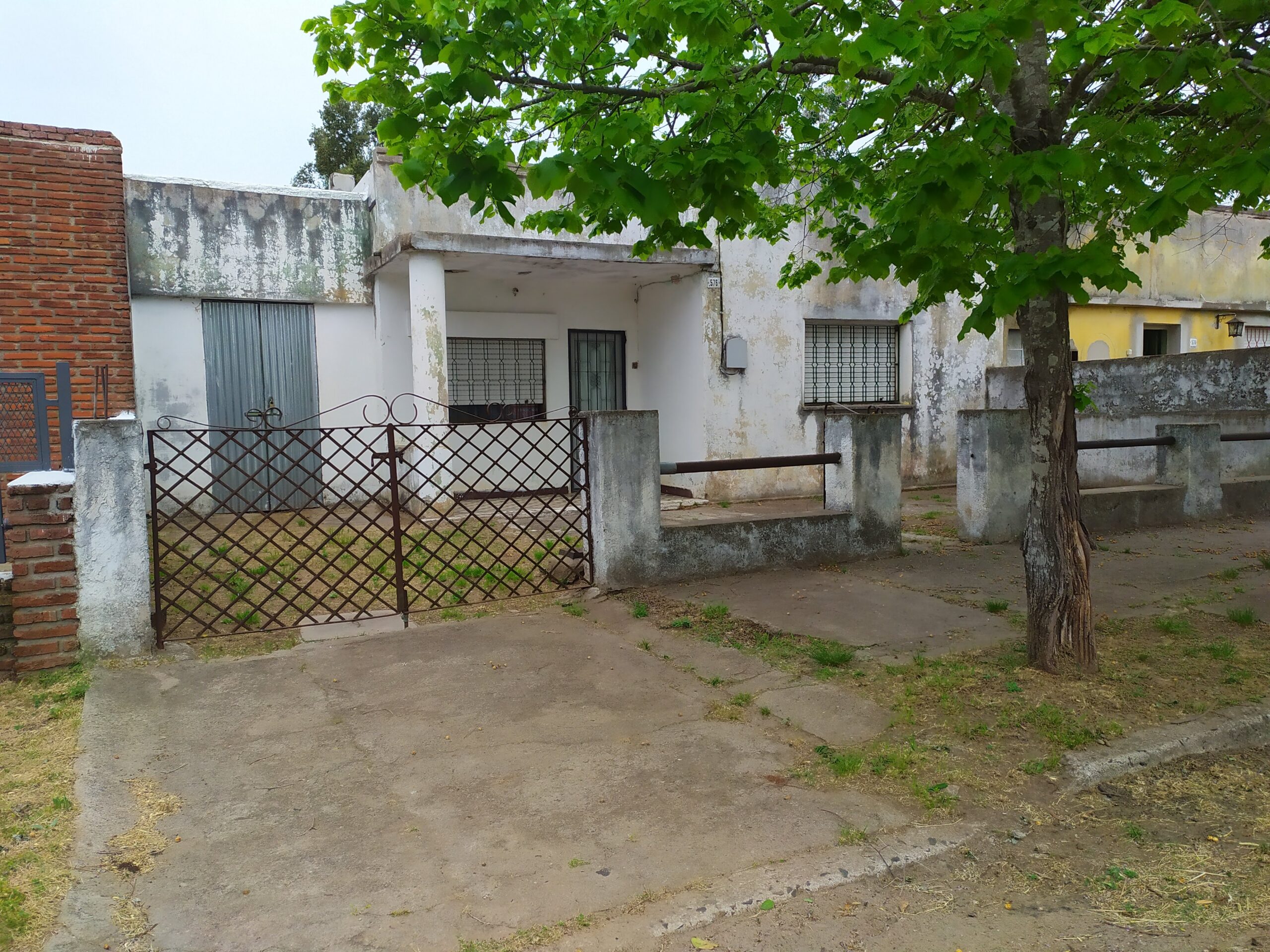 Se VENDE casa por calle Zorrilla en Paso de los Toros Ref.  PTV 152