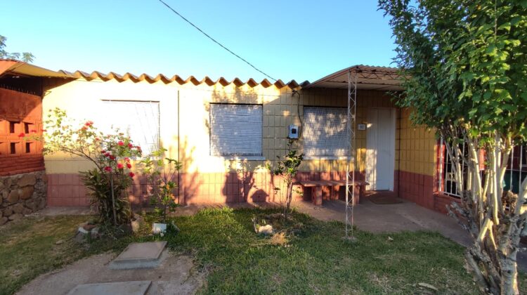 (ALQUILADA) casa de 3 dormitorios en la ciudad de Paso de los Toros REf. PTV 258
