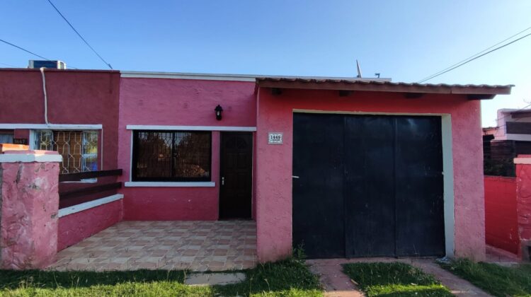 (ALQUILADA) casa de 2 dormitorios en la ciudad de Paso de los Toros.Ref.PTV274